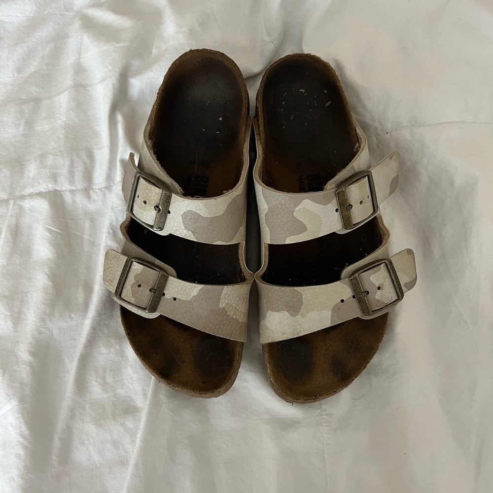 Women’s Grey camo birkenstocks